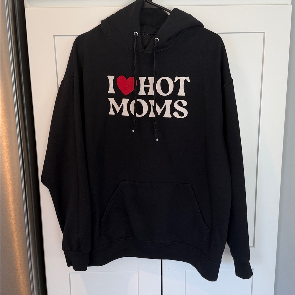 Black Hoodie with "I ❤️ HOT MOMS" Graphic